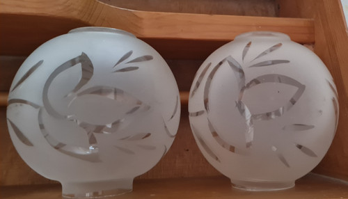 Vintage globe oil lamp - ,