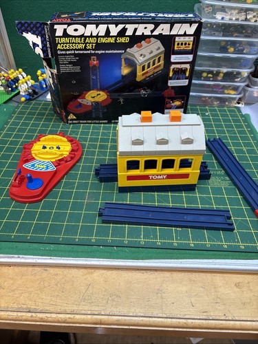 Tomy train turntable engine - tomy,