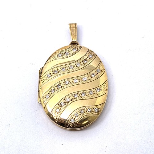 9ct gold oval - 9ct,