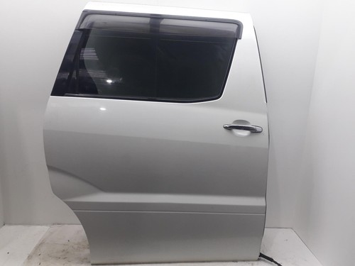 Toyota estima right rear door - right,