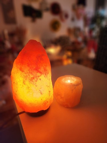 Himalayan rock salt lamp with - lamp,