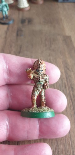 Doctor who miniture hand - who,
