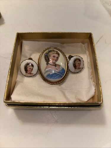 Gorgeous vintage signed - gorgeous,