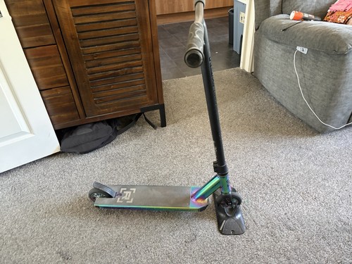 Rampage neochrome scooter - r2,