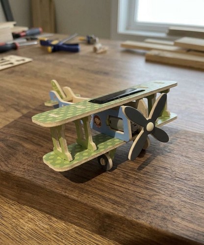 Model plane kit solar - model,