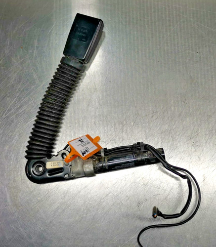 Bmw front seat belt - 5,