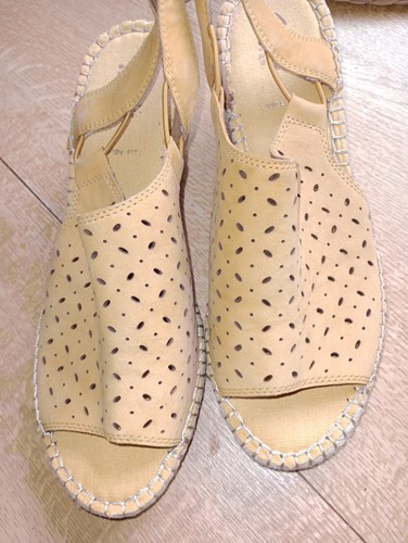 Clarks artisan mustard yellow - clarks,