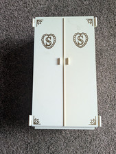 Vintage sindy wardrobe - sindy, in