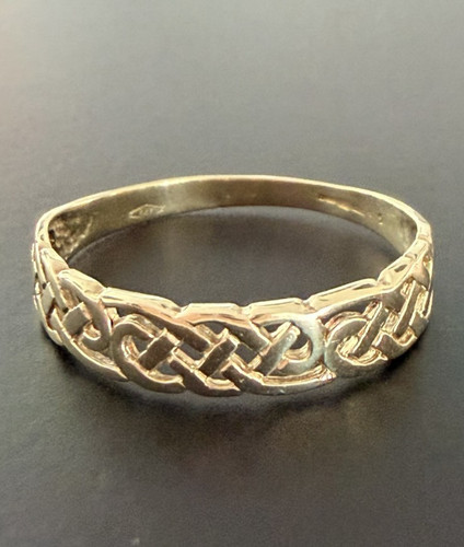 9ct 375 yellow gold - 375,