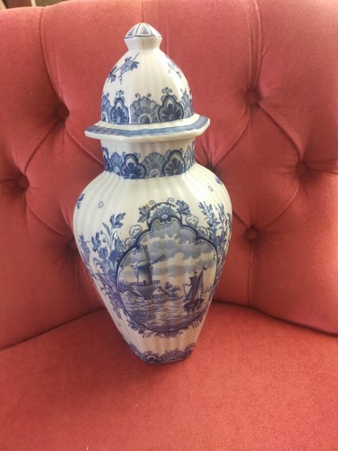 Beautiful and old vase delft - beautiful,