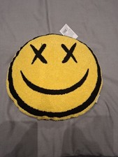 BNWT SMILEY FACE CUSHION APPROX 13 INCHES, ROUND, YELLOW, RETRO, X EYES,EMOJI