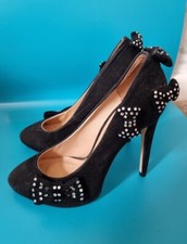 Holly Willoughby black bow