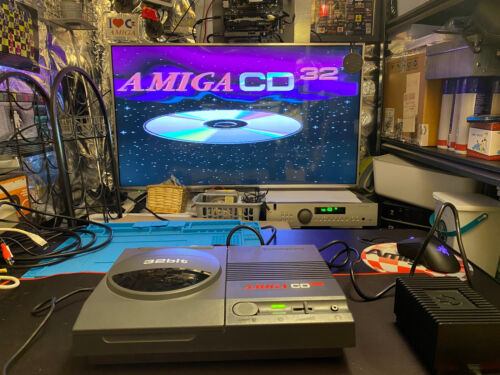 Commodore amiga cd32 console - commodore,