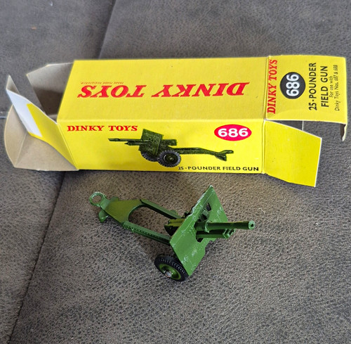 Dinky toys 686 - dinky,
