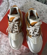 Women’s Nike Huaraches Size