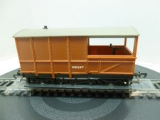 Tri-ang Hornby R124 - 20 Ton Brake Guards Van Wagon W6297