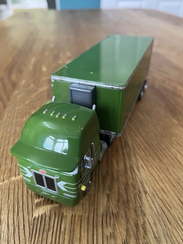 Disney pixar cars gil hauler - cars,