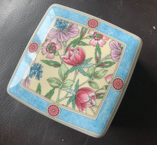 Wedge wood trinket Box Sarah V good condition 