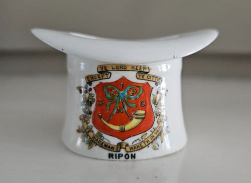 Vintage crested ware - crested, hat