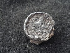 Very Rare Saxon silver ring part detailed bezel  found in England 1972 L49t