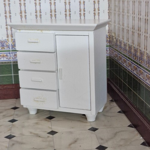 12th scale dolls house - scale,
