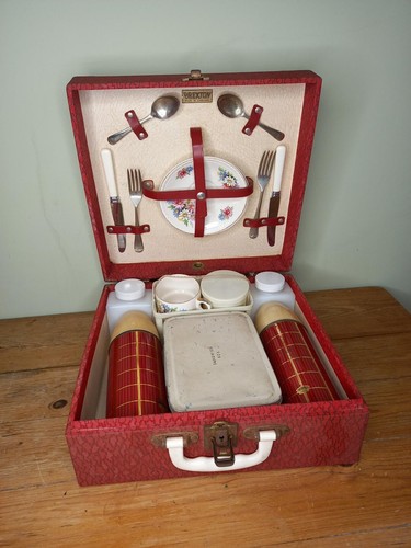 Vintage brexton picnic set red - vintage,