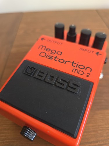 Boss mega distortion - md-2.,