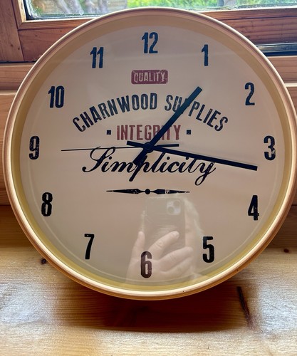 Large round wood - large, framed