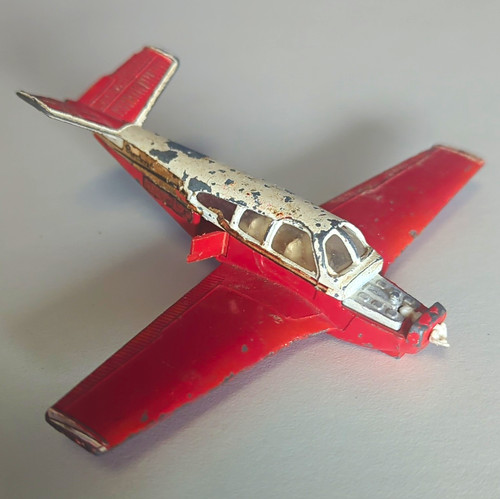 Dinky toys beechcraft 35 - toys, s-35