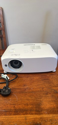 Panasonic vz585n wuxga - panasonic,