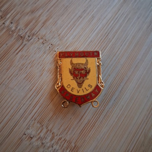 Plymouth speedway badge - plymouth,