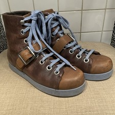 CAMPER PALE BROWN LEATHER BOOTS WITH BLUE LACES AND SOLES SIZE 36/3