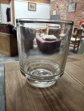 6 Vases and Centre Pieces for