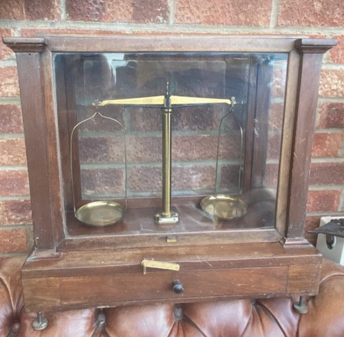 Antique brass balance scale - brass, is