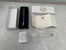 Pen. Buckingham Palace Royal