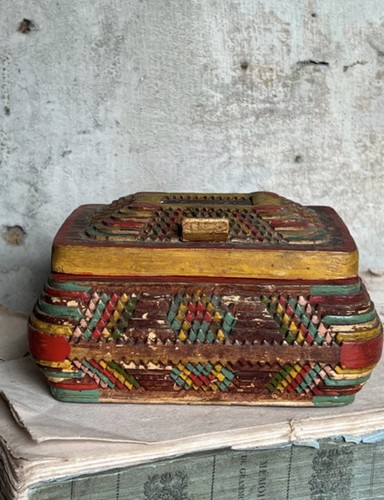 Vintage trinket box - trinket,