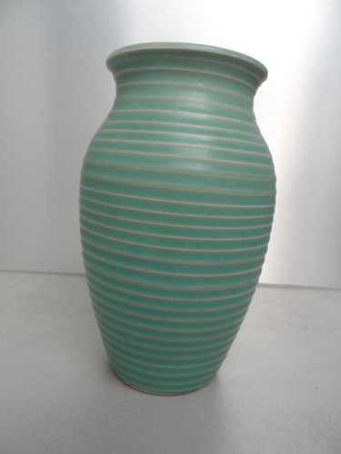 Green ribbed art - , deco