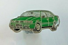 1993-97 Volkswagen Passat B4 variant Pin Badge Green 33 x 15 mm 
