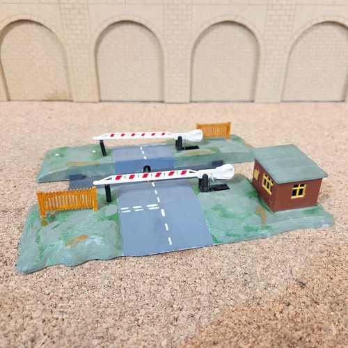 Lima gauge level crossing - oo,