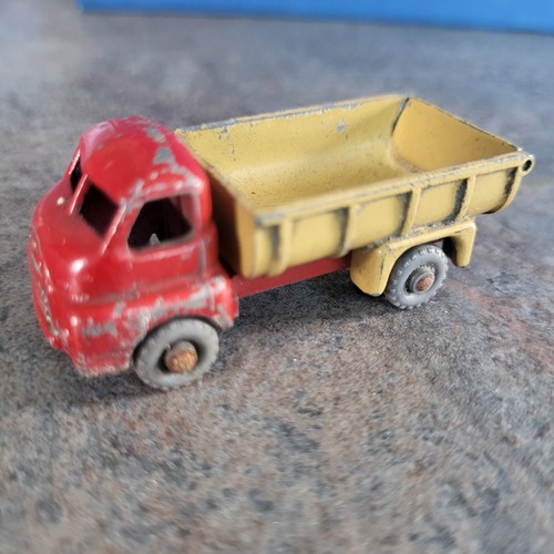 Matchbox bedford tipper lorry - bedford,