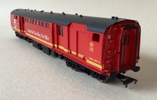 Bachmann OO Royal Mail travelling sorting van
