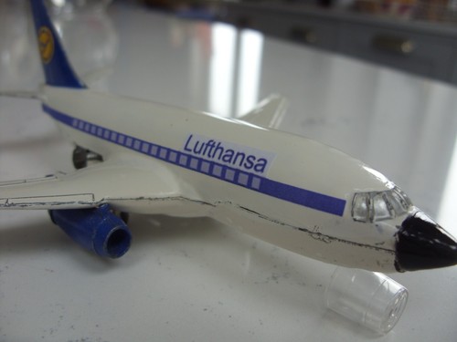 Dinky boeing 737 jet lufthansa - jet,