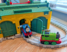 Thomas tank Engine Tidmouth shed set carry case with track and trains