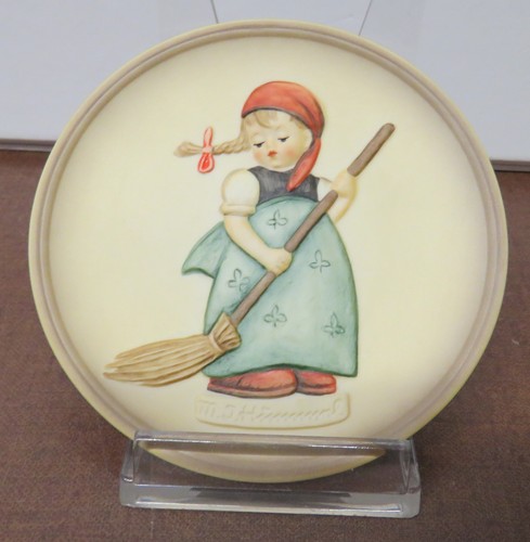 Goebel hummel porcelain - goebel,