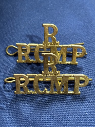 Canadian army 1920 metal - 1920-53,