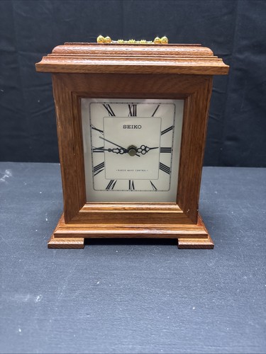 Seiko oak wooden radio control - seiko,