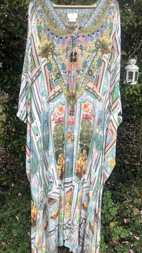 Camilla long neck - v, lace