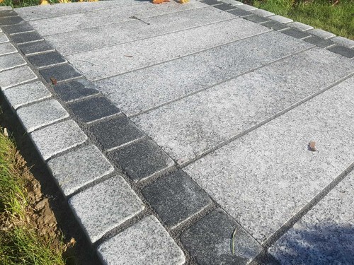 Flamed silver granite 100x100 - flamed,