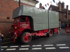 PHOTO  FAIRGROUND LORRY OLD