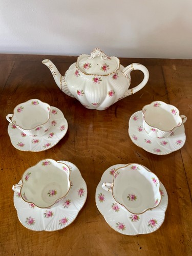Foley vintage rose pattern - vintage, rose-pattern